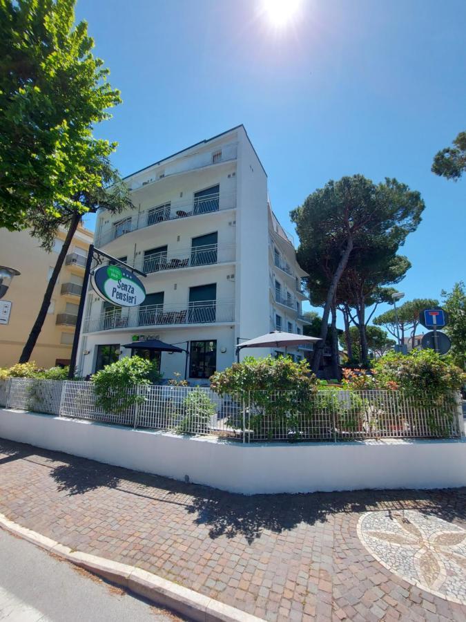 Hotel Senza Pensieri Riccione Buitenkant foto