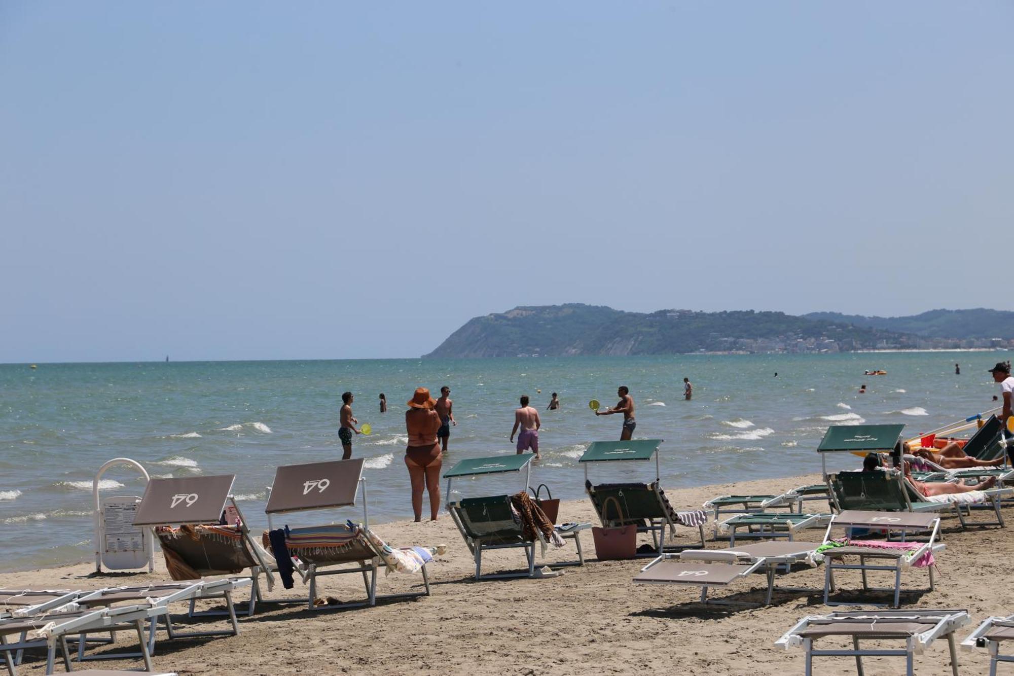 Hotel Senza Pensieri Riccione Buitenkant foto